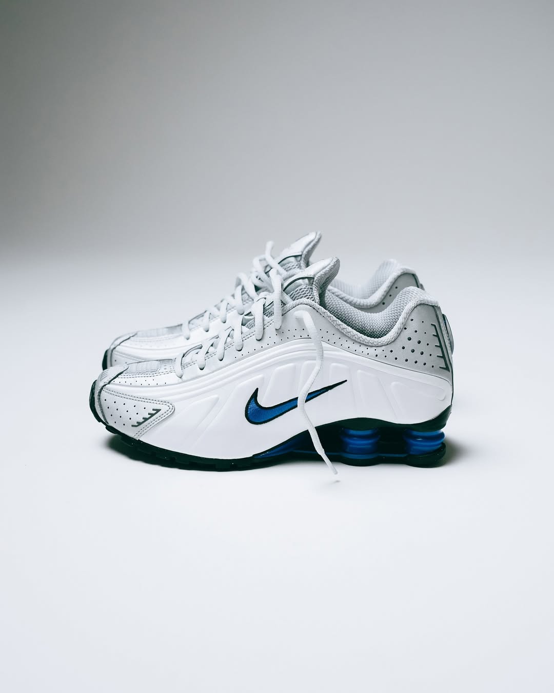 Nike Shox R4 - "White/Metallic Silver-Racer Blue"
