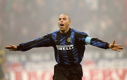 Inter Milan 2001/02 Home Retro Football Shirt
